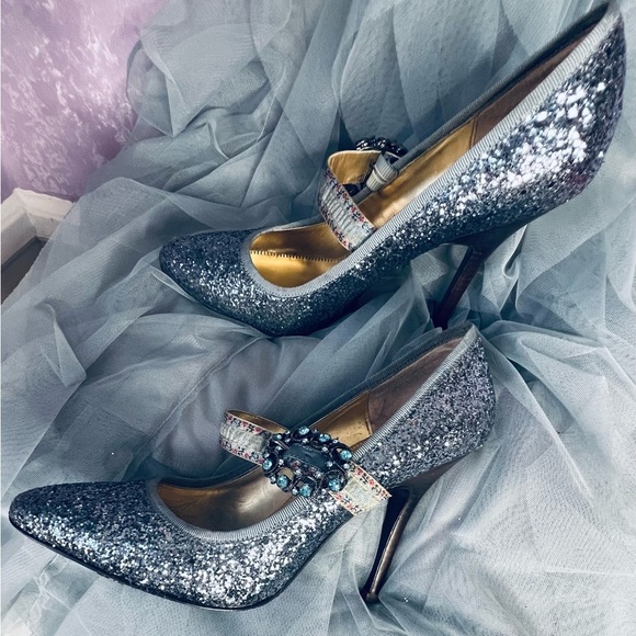 Hale Bob size 9 Scarlet blue, glittery pumps with a beautiful brooch fastener. - Picture 9 of 15